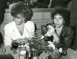 Elizabeth Taylor, Bob Dylan  1986 Hollywood.jpg